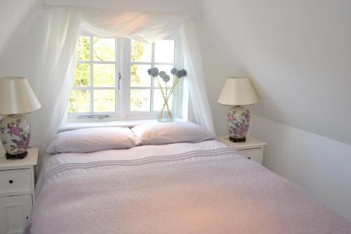 Bed & Breakfast Tresco House