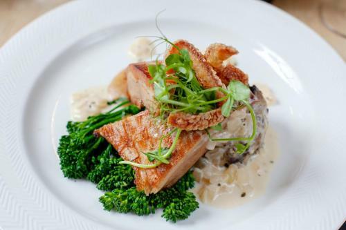 Posada Three Salmons Hotel