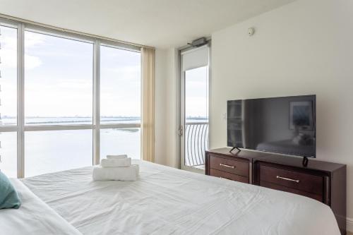 Apartamento Stylish Bayfront Condo Minutes From Beach