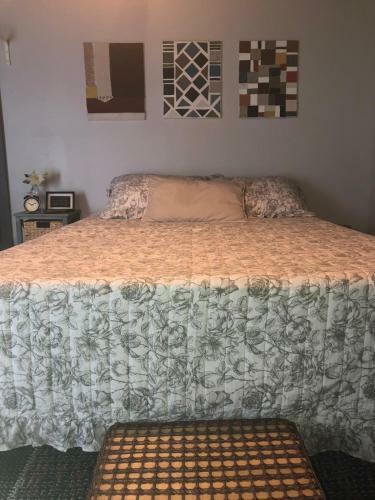 Apartamento V - Private Studio Cabin Steps From Calle 8 (ap 5)