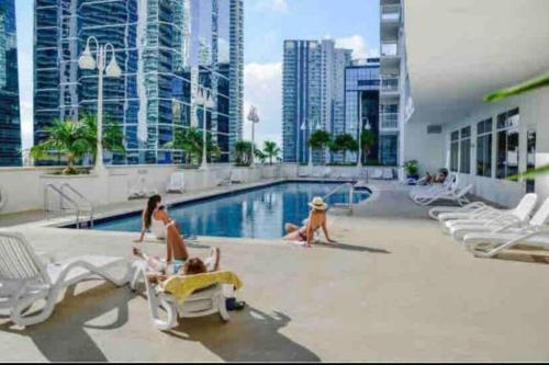 Apartamento Luxurious 1br High Risecondo Brickell.free Parking