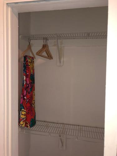 V - Private Suite Next To Calle Ocho (apt 2)