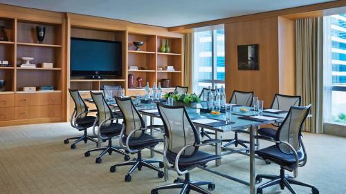 Four Season Hotel Luxurious 2 Bedrooms Apt Fs3206