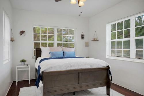 Modern Farmhouse In Coconut Grove