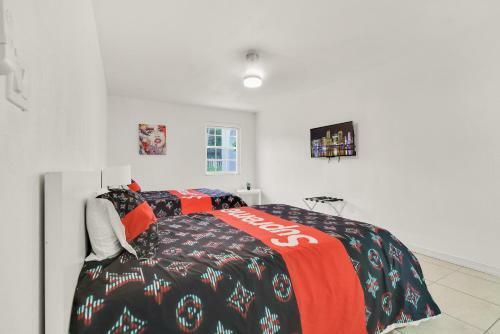 Fantastic House 5min To Brickell W/ Pool & Tub