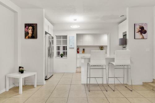 Fantastic House 5min To Brickell W/ Pool & Tub