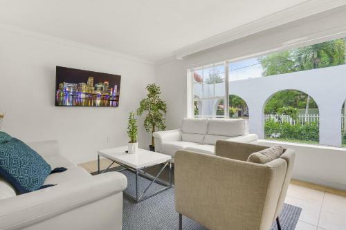 Fantastic House 5min To Brickell W/ Pool & Tub