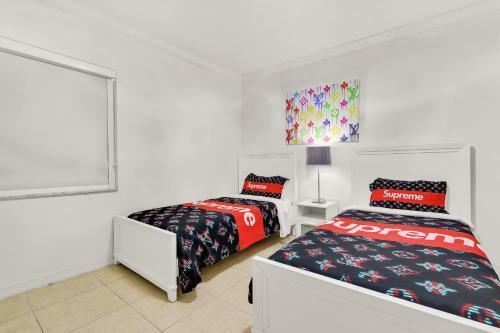 Fantastic House 5min To Brickell W/ Pool & Tub