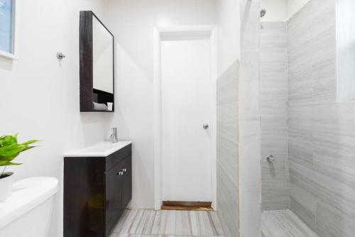 Spacious 3br House With Studio And Garage. The Place