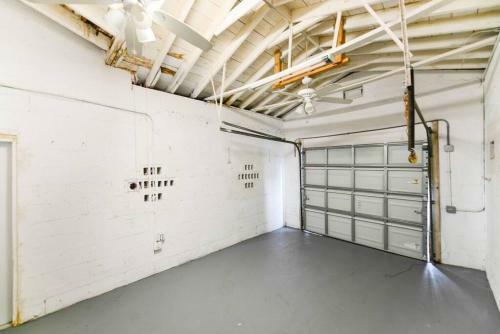 Spacious 3br House With Studio And Garage. The Place
