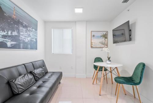 Lh Suites