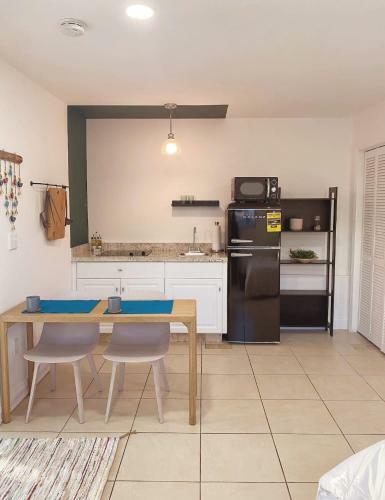 Hostal Private Suite W/ Full Backyard, Bbq, 5min From Mia