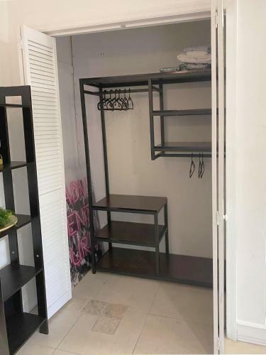 Hostal Private Suite W/ Full Backyard, Bbq, 5min From Mia