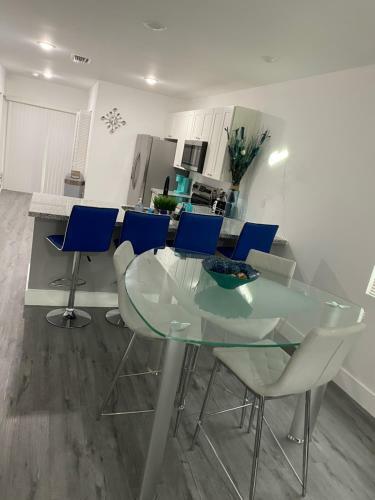 Apartamento Luxurious Apt With Free Parking
