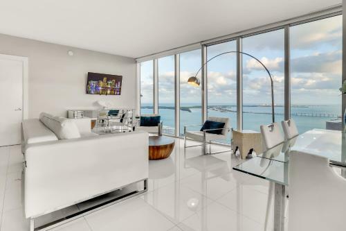 Apartamento Majestic 2bd Ph In W Brickell / Amenities & Views