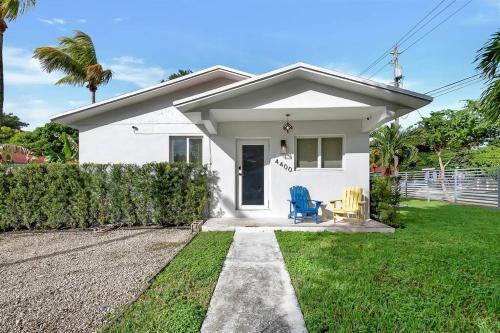 Modern Design District 4 Bed 2 Bath Gated Home