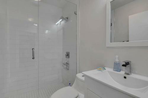 Modern Design District 4 Bed 2 Bath Gated Home