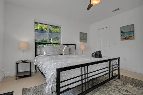 Design District! Gated 3 Bed 2 Bath Home W/parking 415