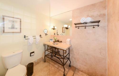 Sobeny Collins Suites And Rooms