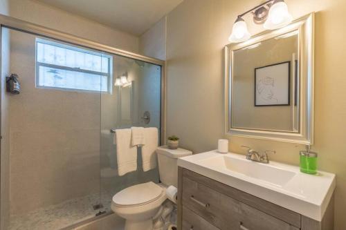 Apartamento Art Deco Retreat: 1 Block From The Beach