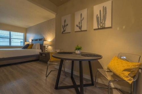 Apartamento Art Deco Retreat: 1 Block From The Beach