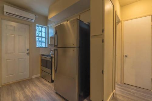 Apartamento Art Deco Retreat: 1 Block From The Beach