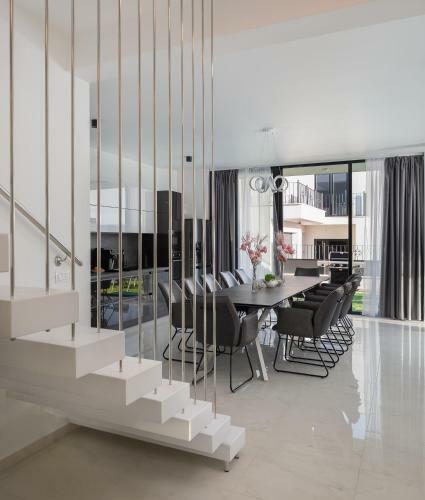 Luxury Villa Anchor