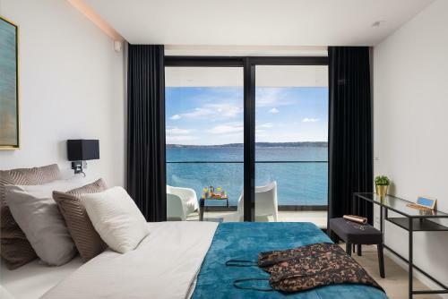 Beachfront Villa The View With Pool