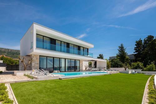 Beachfront Villa The View With Pool