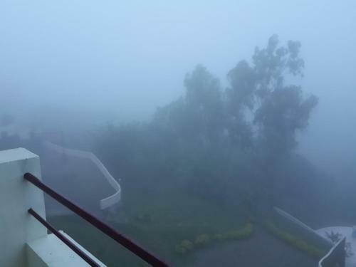 Hotel Biglaand Dew Castle