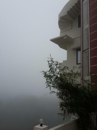 Hotel Biglaand Dew Castle