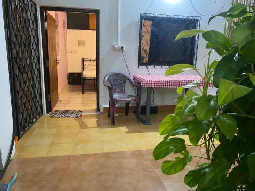 Hostal Palm Breeze Suites
