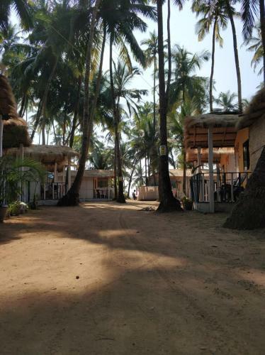Hostal Palm Breeze Suites