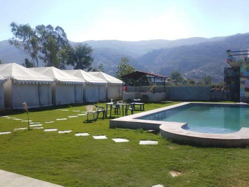 Hotel Rocks And Woods Resort