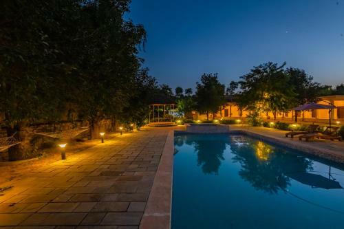 Hotel Prakriti Resort