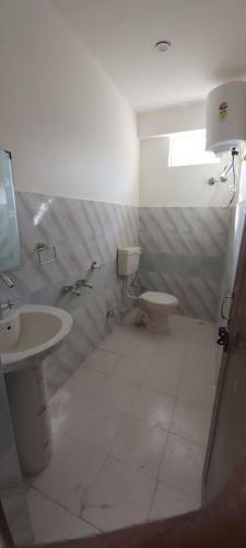 Purander Ashram And Home Stay