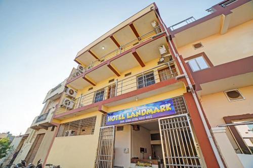 Oyo 86856 Hotel Landmark 2