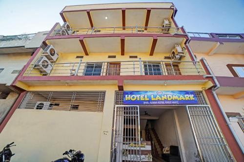 Oyo 86856 Hotel Landmark 2