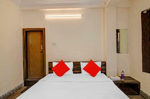 Oyo Flagship 60366 Hotel Hanu Kirpa