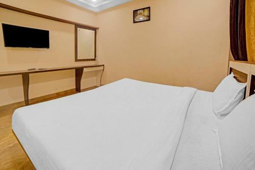 Collection O 85449 Edge Hotel