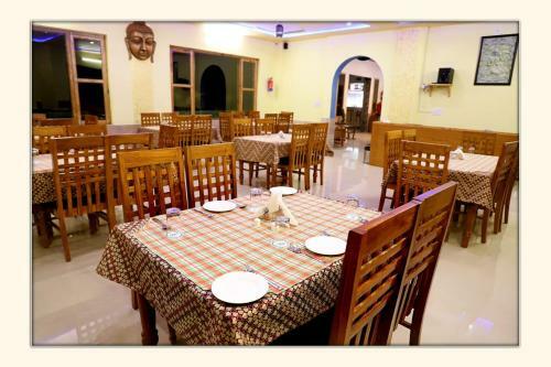 Hotel The Ranikhet Continental