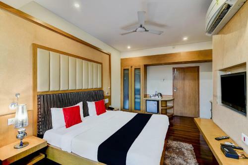 Capital O 5970 Hotel Balaji Central