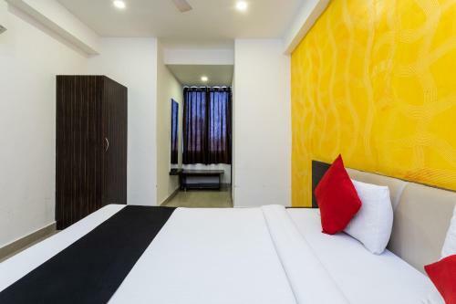 Capital O 5970 Hotel Balaji Central
