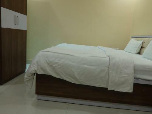 Townhouse 884 Hotel Fountain Residency