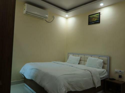 Townhouse 884 Hotel Fountain Residency
