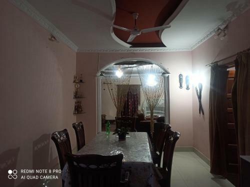 Hostal The Candy Suites