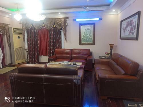 Hostal The Candy Suites