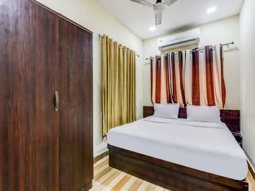 Hotel Oyo 84265 P H Residency