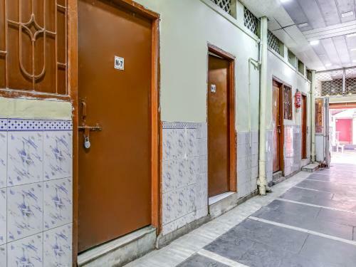 Spot On 79257 New Sado Hotel