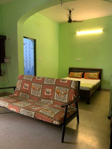 Hostal Models Service Apartments